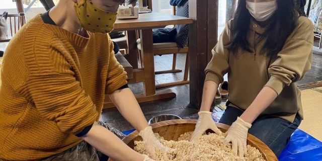 飛騨こうじ織勢の手前味噌仕込み会